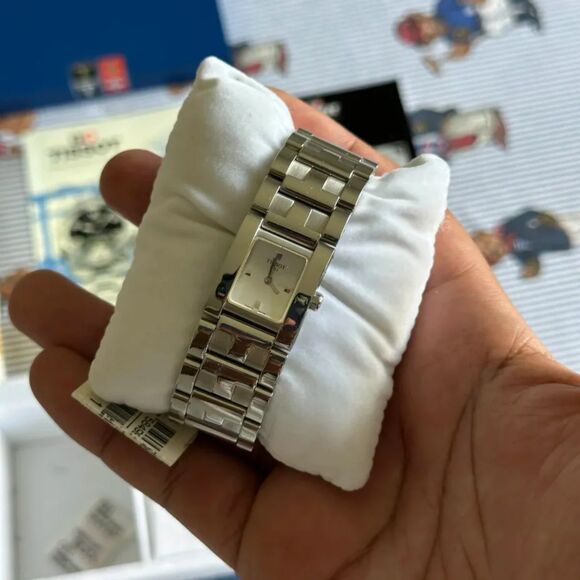 Vintage Tissot 150 Years L840K Women's Wrist Watch - Picture 3 of 6